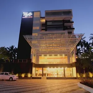 Отель Diana Heights Luxury